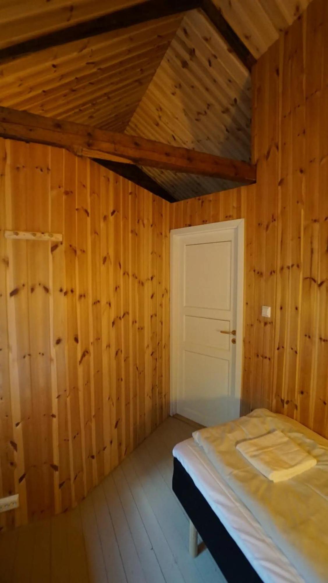 Real Fisherman'S Cabins In Ballstad, Lofoten Camera foto